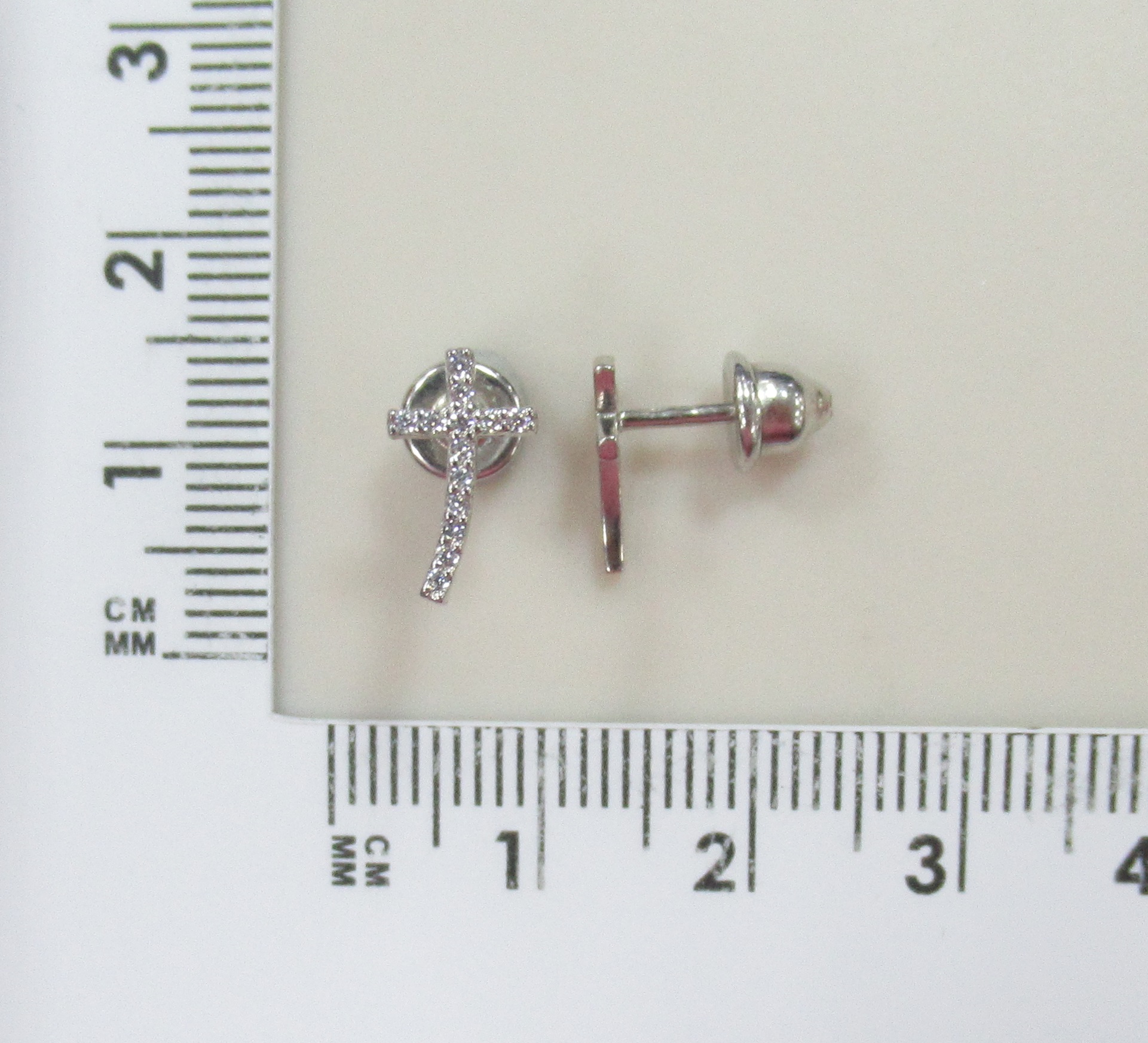 Серебряные серьги-пусеты с фианитами "Крестики"